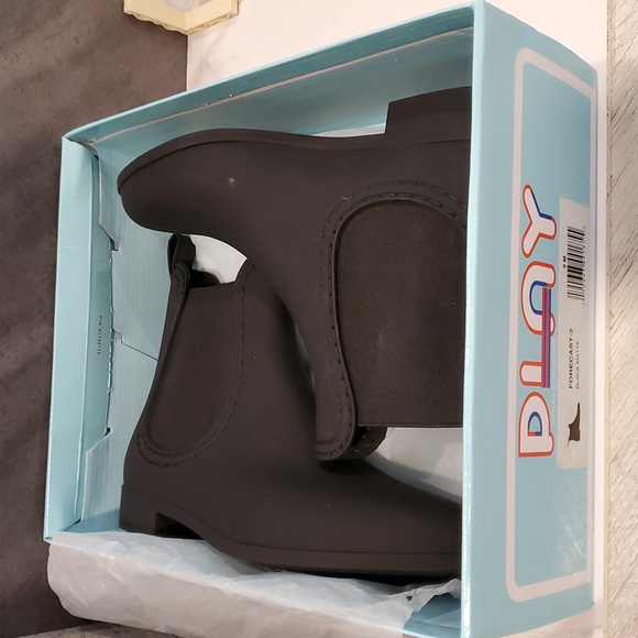 Jeffery Campbell PLAY Forecast Chelsea Boots. - Picture 10 of 11